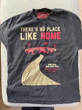Black 'There's No Place Like Home' Graphic Tee - Short Sleeve